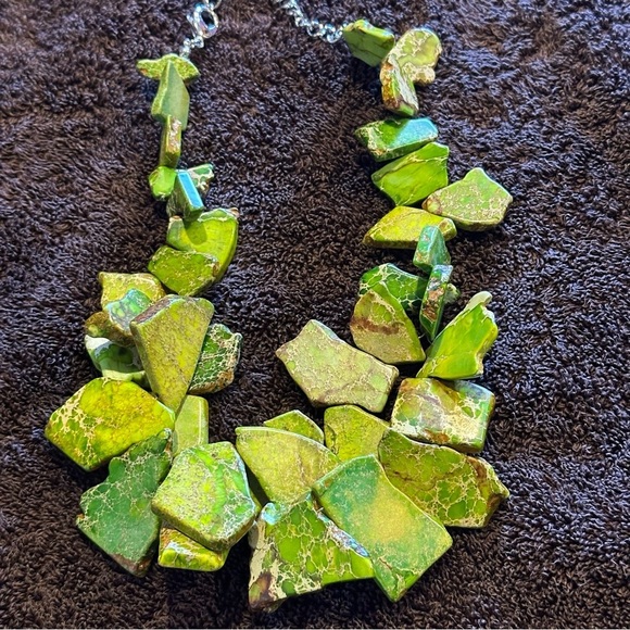 Turquoise green genuine stone necklace. Statement piece!! - Picture 5 of 7